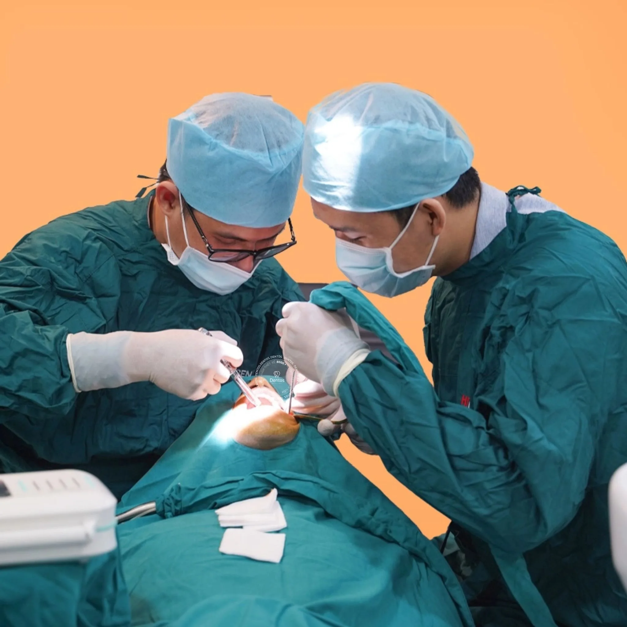 Trong lúc trồng răng sứ có đau không? - Không vì đã được gây tê/gây mê